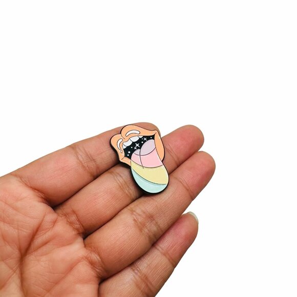 🤩Enamel Pin Pastel Lips & Stars Design - Rainbow tongue enamel Brooch 🤩 - Picture 2 of 6